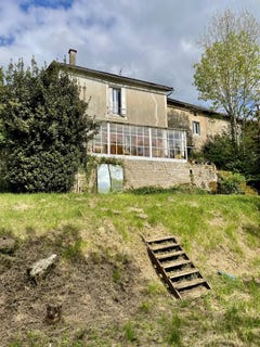 /international/fr/chateau-garnier-charente-310102373890/