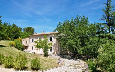 /international/fr/ansouis-provence-alpes-cote-d-azur-310098639776/
