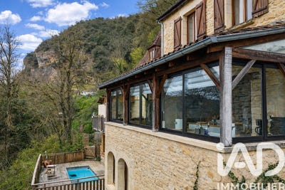 /international/fr/la-roque-gageac-aquitaine-310105377001/