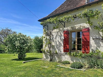 /international/fr/mary-burgundy-310108377104/