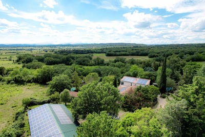 /international/fr/uzes-languedoc-roussillon-310109176790/