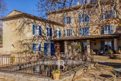 /international/fr/aups-provence-alpes-cote-d-azur-310100604602/