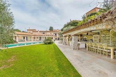 /international/fr/la-gaude-provence-alpes-cote-d-azur-310100606225/