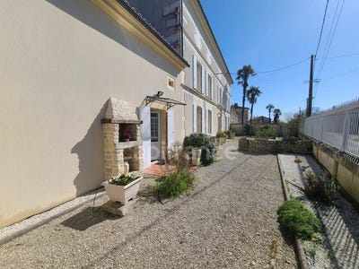 /international/fr/matha-charente-310107979913/