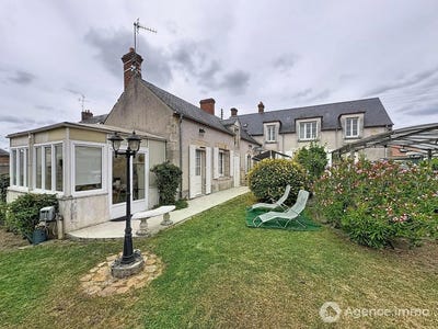 /international/fr/les-allees-de-checy-checy-centre-val-de-loire-310109017556/
