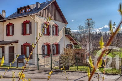 /international/fr/saint-eusebe-burgundy-310098872190/