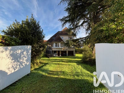 /international/fr/le-blanc-centre-val-de-loire-310103606163/