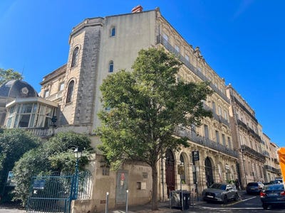 /international/fr/beziers-languedoc-roussillon-310108525784/