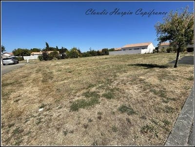 /international/fr/beaulieu-sous-parthenay-charente-310101388135/?lang=en