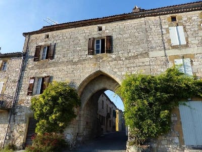 /international/fr/monpazier-aquitaine-120066980898/