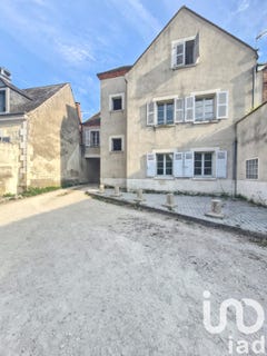 /international/fr/sully-sur-loire-centre-val-de-loire-310097052263/