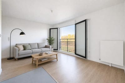 /international/fr/poissy-ile-de-france-310107888837/