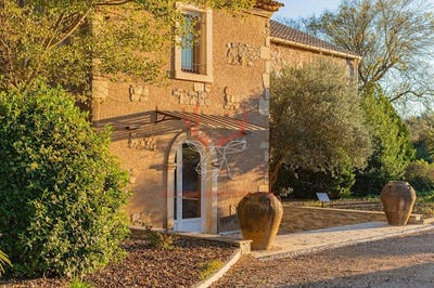 /international/fr/le-cannet-des-maures-provence-alpes-cote-d-azur-310100439454/