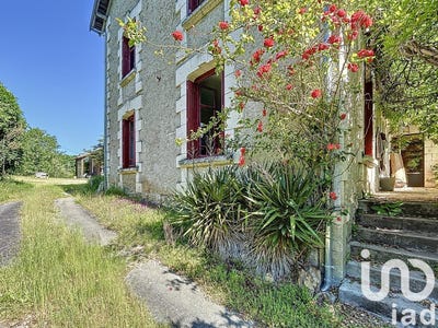 /international/fr/saint-etienne-de-puycorbier-aquitaine-310099611578/