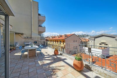/international/fr/nice-provence-alpes-cote-d-azur-310108996580/