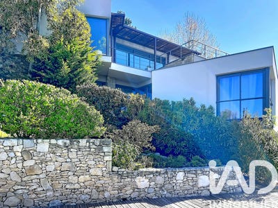 /international/fr/forcalquier-provence-alpes-cote-d-azur-310107579797/