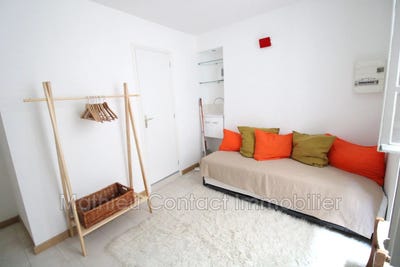 /international/fr/nimes-languedoc-roussillon-310107530016/