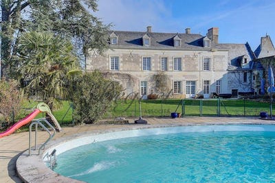 /international/fr/tours-centre-val-de-loire-120096212890/