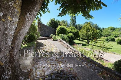 /international/fr/apt-provence-alpes-cote-d-azur-310108209601/