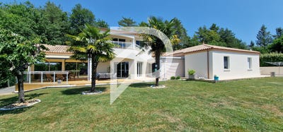 /international/fr/champcevinel-aquitaine-310109176851/