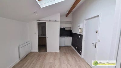 /international/fr/la-couronne-charente-310098839770/