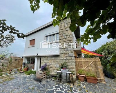 /international/fr/quiberon-brittany-310100548830/?lang=en