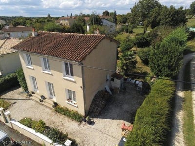 /international/fr/charroux-charente-310107186043/