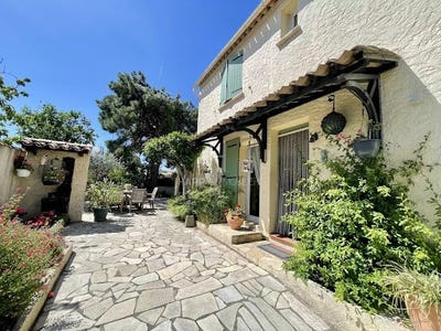 /international/fr/saint-martin-de-crau-provence-alpes-cote-d-azur-310100010861/