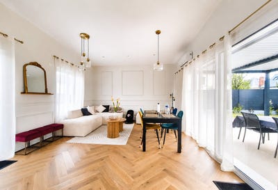 /international/fr/laval-pays-de-la-loire-310119776931/