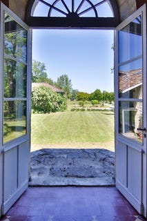/international/fr/camblanes-et-meynac-aquitaine-310109939866/