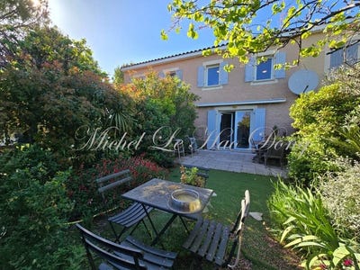 /international/fr/calvisson-languedoc-roussillon-310107650813/
