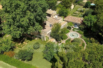 /international/fr/rustrel-provence-alpes-cote-d-azur-120093965179/