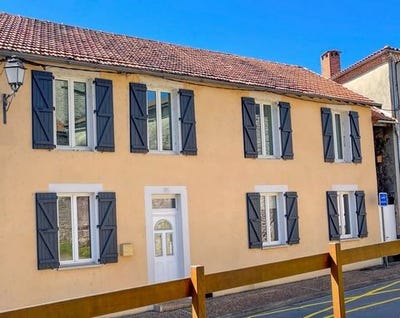 /international/fr/saint-saud-lacoussiere-aquitaine-310098769299/?lang=en