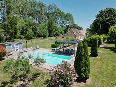 /international/fr/montpon-menesterol-aquitaine-310100650173/