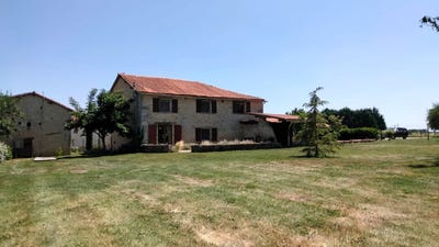 /international/fr/cellefrouin-charente-310105244693/