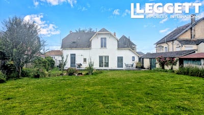 /international/fr/menigoute-charente-310108321323/