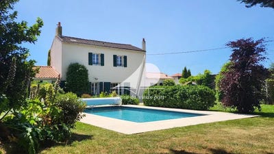 /international/fr/pornic-pays-de-la-loire-310098922694/