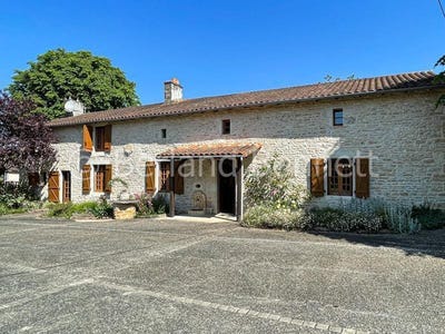 /international/fr/lezay-charente-310100648672/?lang=de