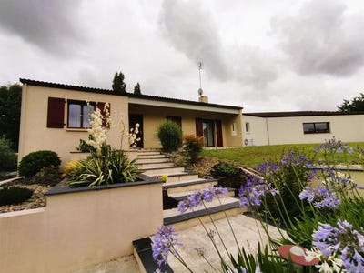 /international/fr/la-roche-sur-yon-pays-de-la-loire-310101497257/?lang=en