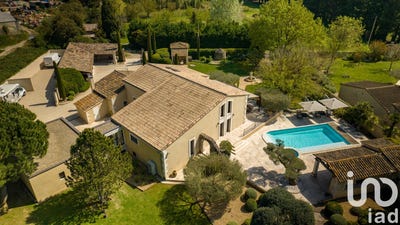 /international/fr/chateaurenard-provence-alpes-cote-d-azur-310098920230/