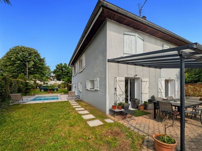 /international/fr/villefranche-sur-saone-rhone-310107431501/