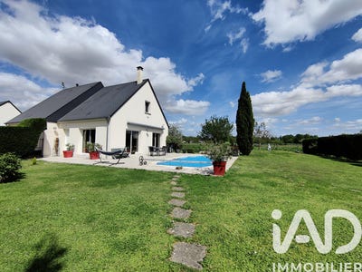 /international/fr/la-chapelle-aux-naux-centre-val-de-loire-310107675839/