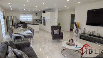 /international/fr/lons-le-saunier-franche-comte-310098801508/
