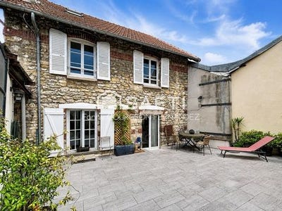 /international/fr/senlis-picardie-310108675778/