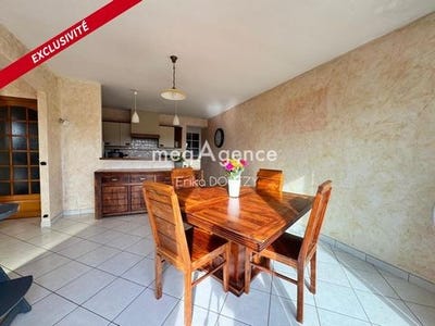 /international/fr/yzernay-pays-de-la-loire-310102607362/