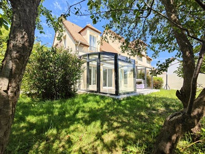 /international/fr/les-clayes-sous-bois-ile-de-france-310098974796/