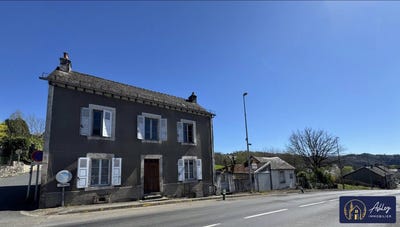 /international/fr/ydes-auvergne-310107837296/