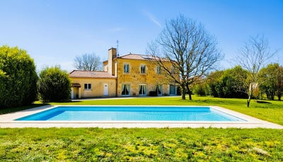 /international/fr/castelnau-de-montmiral-midi-pyrenees-310107578206/?lang=th