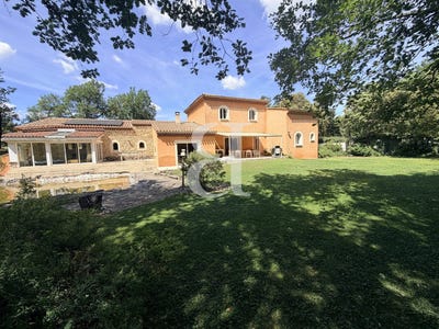 /international/fr/venasque-provence-alpes-cote-d-azur-310108765276/