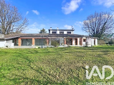 /international/fr/roques-languedoc-roussillon-310106134159/